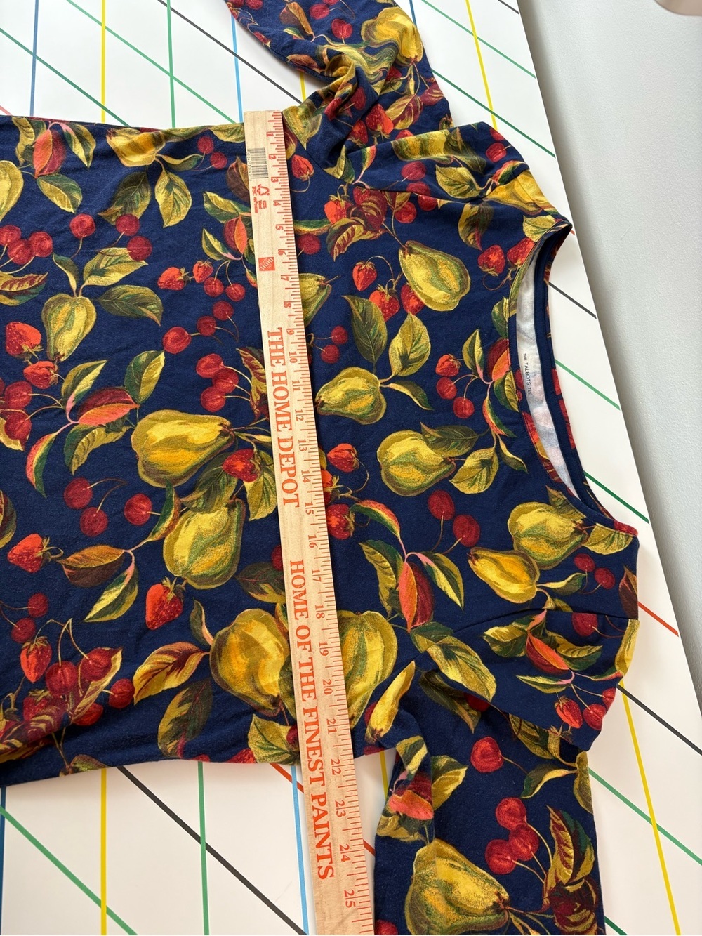 Talbots XL Painted Fruit Bauteau Neck T-Shirt Top 95% Cotton Naturecore Preppy - Picture 4 of 8
